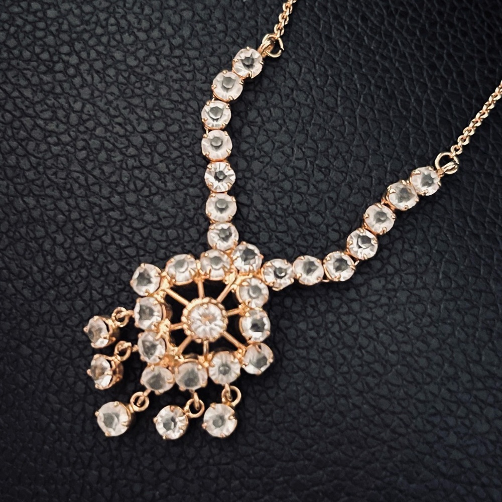 Elegant Crystal Necklace